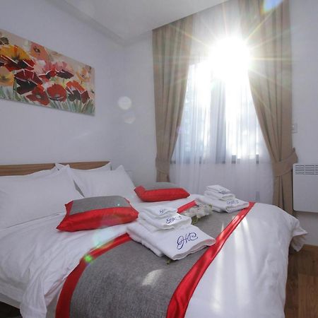 Time Out Lux Apartmani ズラティボール エクステリア 写真