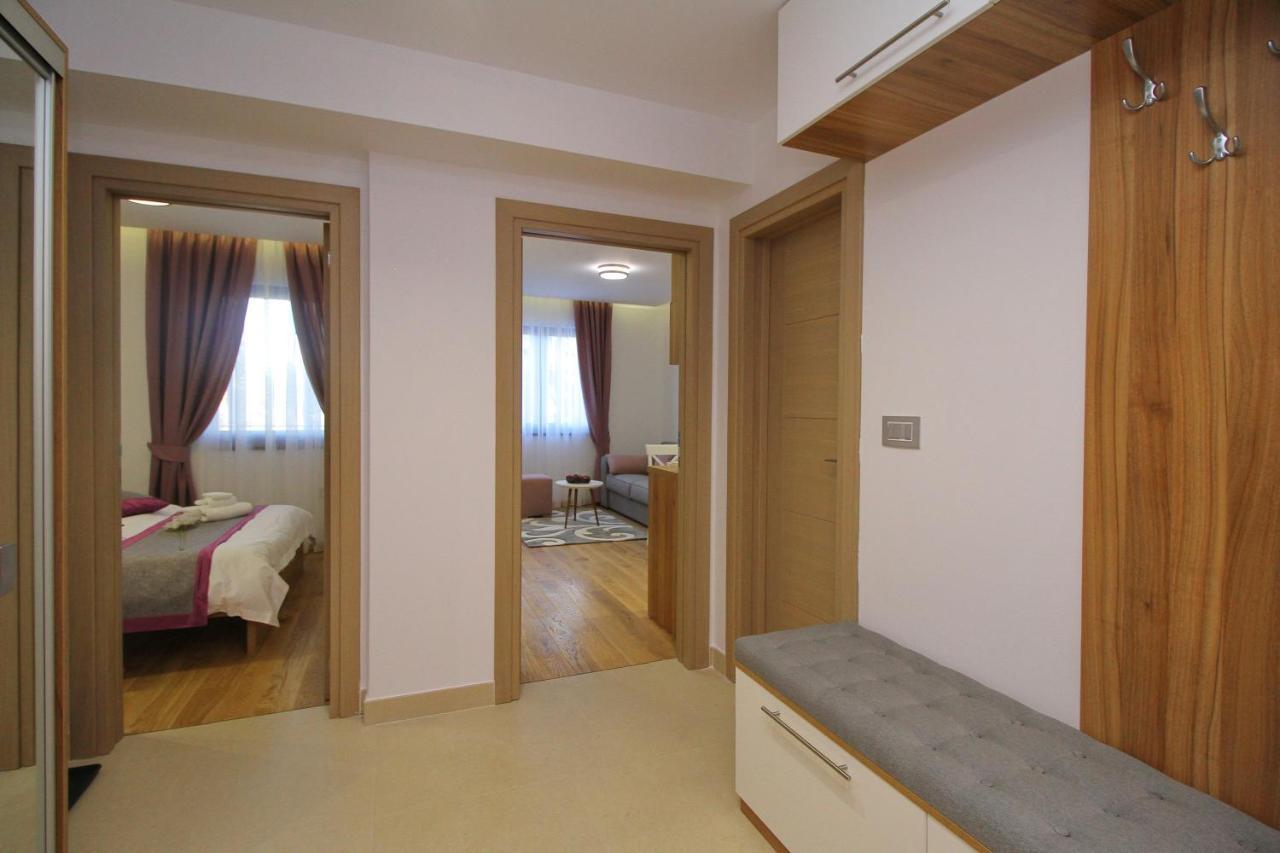 Time Out Lux Apartmani ズラティボール エクステリア 写真